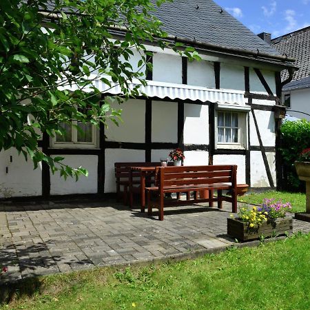 Bright Apartment In The Sauerland With Conservatory Large Terrace And Awning Assinghausen Eksteriør billede