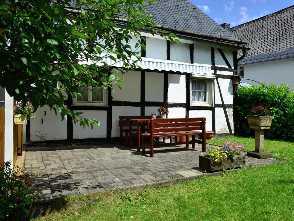 Bright Apartment In The Sauerland With Conservatory Large Terrace And Awning Assinghausen Eksteriør billede